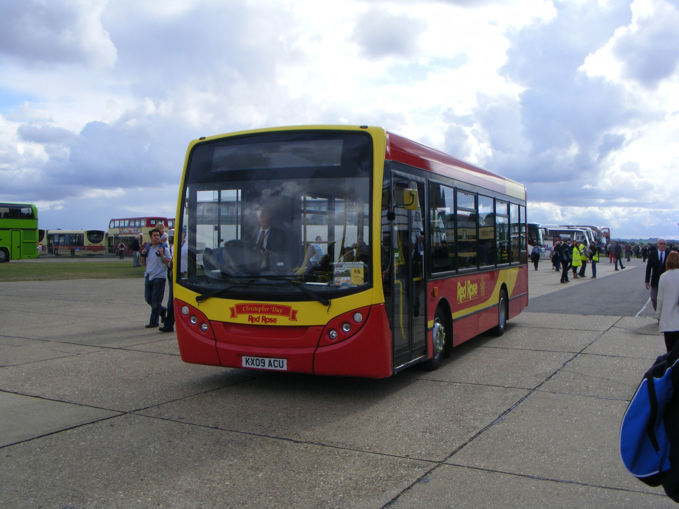 RED ROSE TRAVEL SHOWBUS PHOTO GALLERY